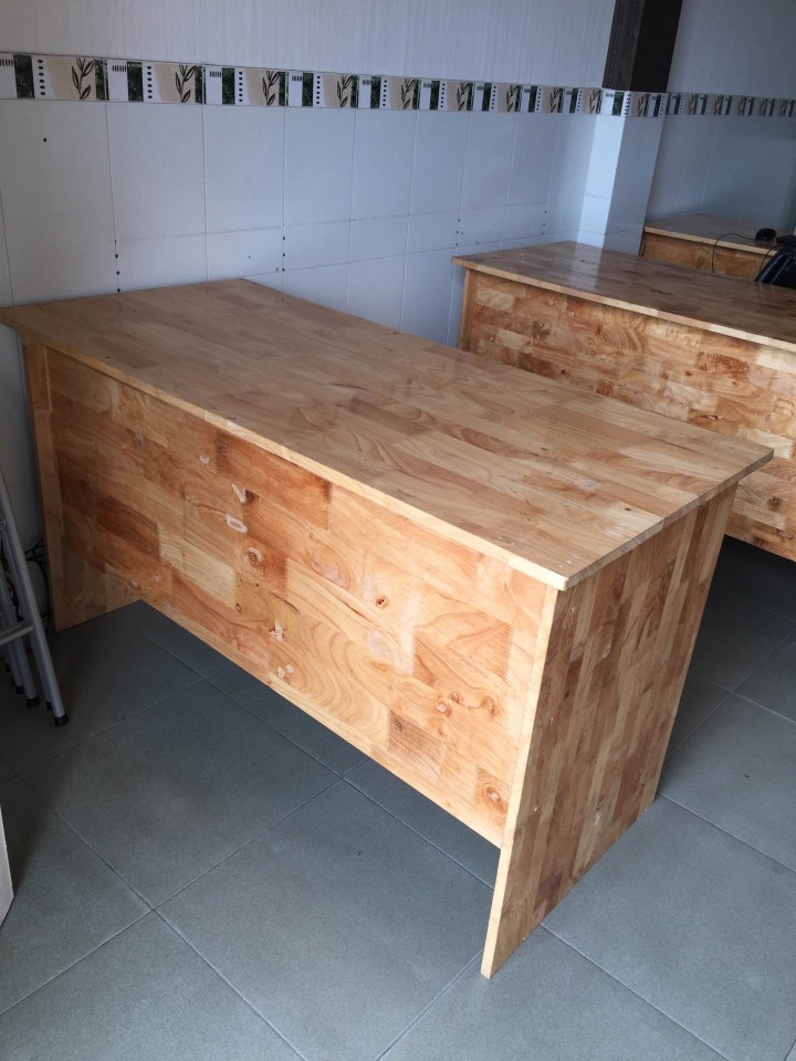 Thanh lý bàn không hộc gỗ ghép phủ keo